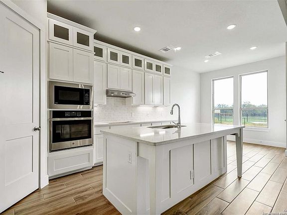 2nd image of 1709 Greenwich