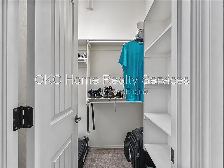 625 NE 23rd St — Photo 18