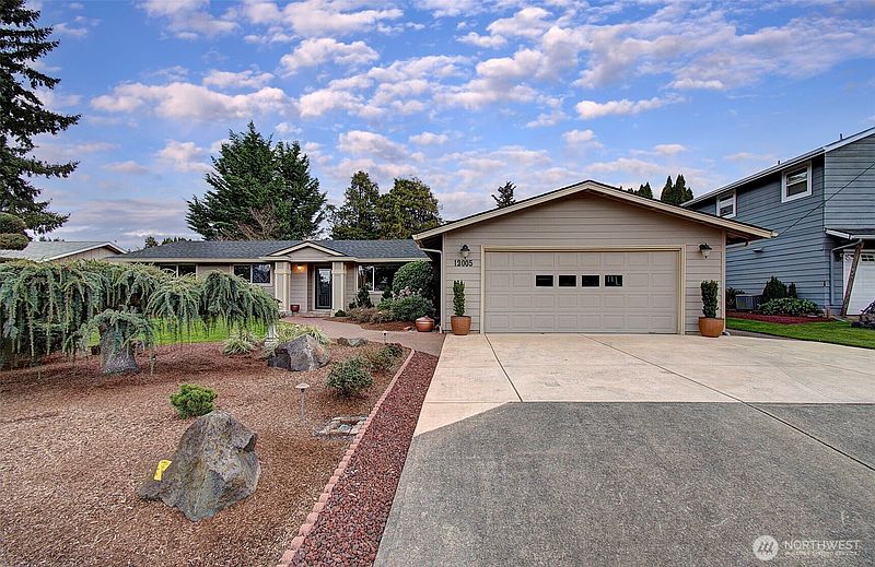 3rd image of 12005 NW 36th Avenue