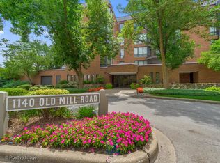 1140 Old Mill Rd APT 201F, Hinsdale, IL 60521