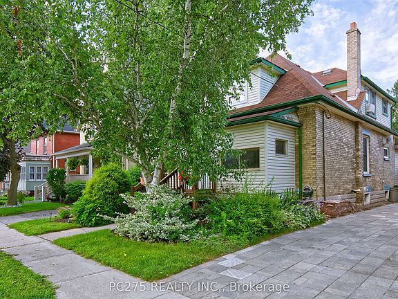 3rd image of 20 Maple St