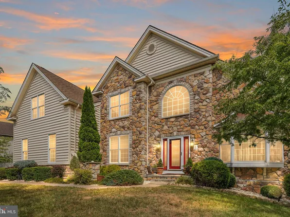 805 Lowell Dr, Bear, DE 19701