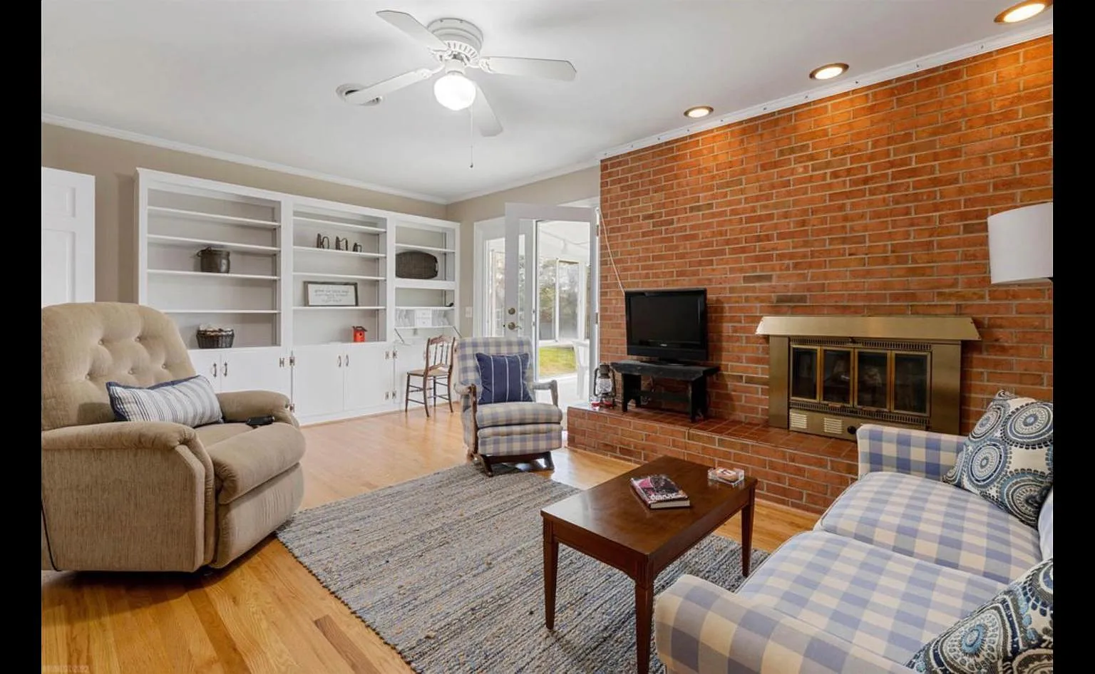 806 Allendale Ct — Photo 3