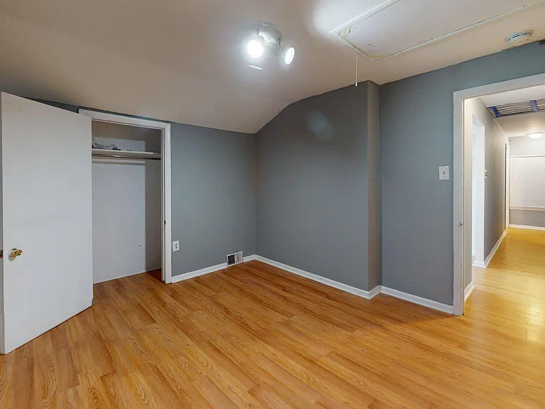 669 N Henderson Rd — Photo 47