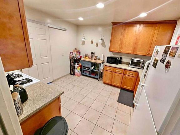 4th image of 723-725 8th Ave #723M