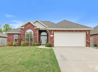 3007 NE 6th St, Bentonville, AR 72712