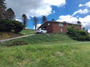 132 Deems Park Rd, Daisytown, PA 15427