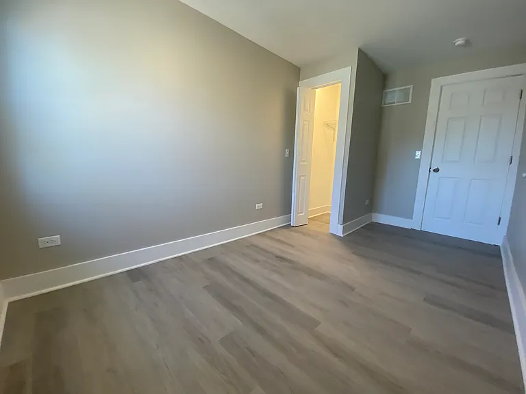 1542 Victoria Ave #5 — Photo 6