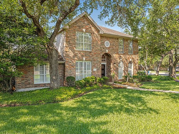 2nd image of 8229 Crabtree Dr