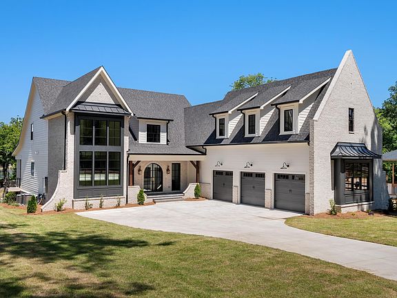 2nd image of 1016 Fieldstone Rd