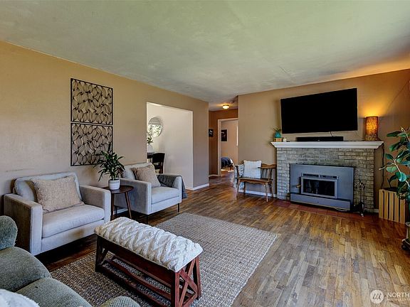 4th image of 1385 Tedford Street SE