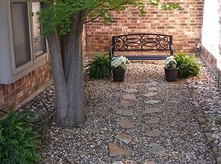 2825 Silverspring Rd, Carrollton, TX 75006