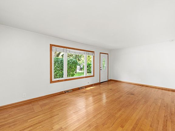 4th image of 9417 S 78th Ave