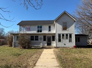 523 Indiana St, Oswego, KS 67356