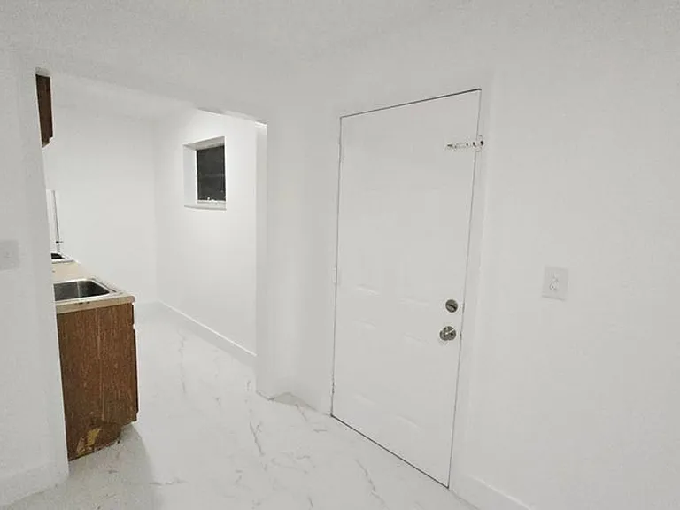 2849 NE 13th Ave — Photo 4