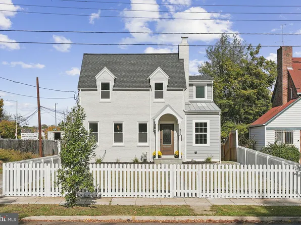 2116 R St NE, Washington, DC 20002