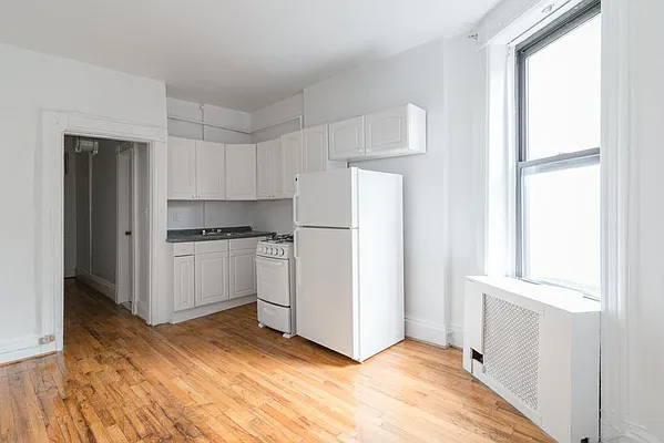 Rented by Bond New York | media 22