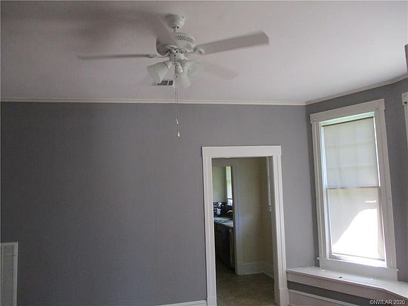 3rd image of 843 Elmwood St