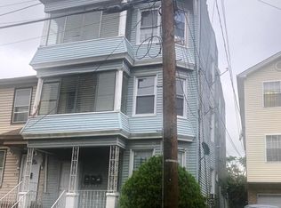 242 21st St, Irvington, NJ 07111