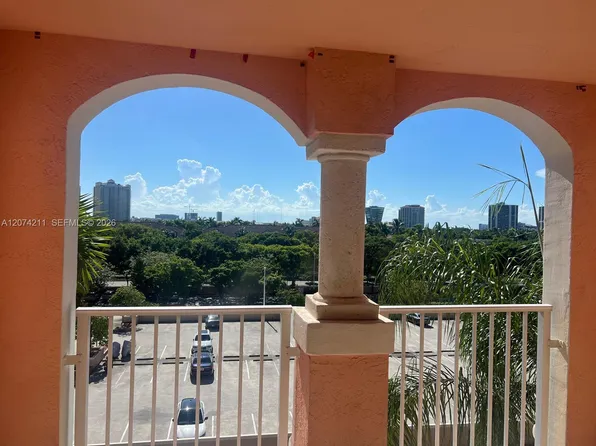 19601 E Country Club Dr, Aventura, FL