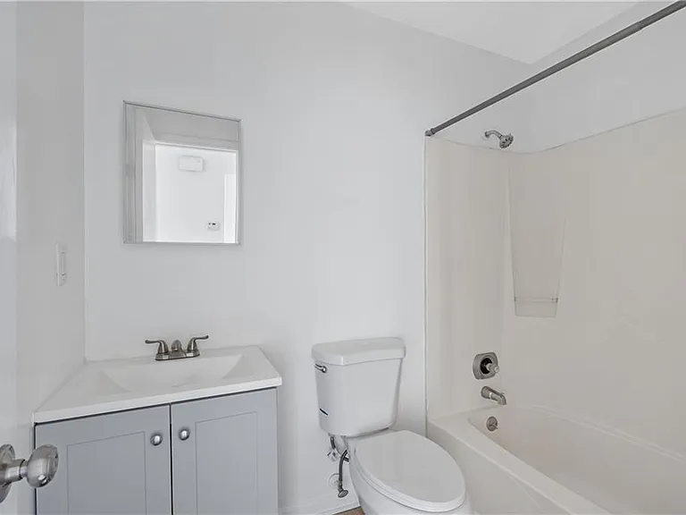 233 Tanglewood Dr #B — Photo 13