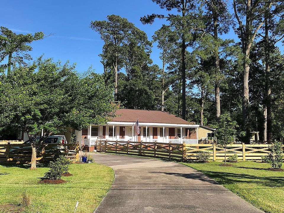1st image of 215 Montpelier Dr