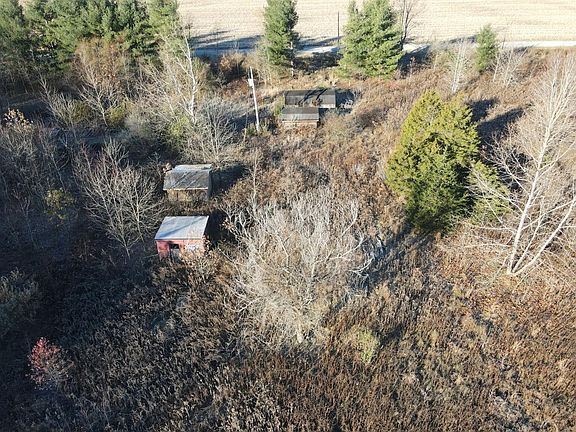 4th image of 932 N County Road 525 E