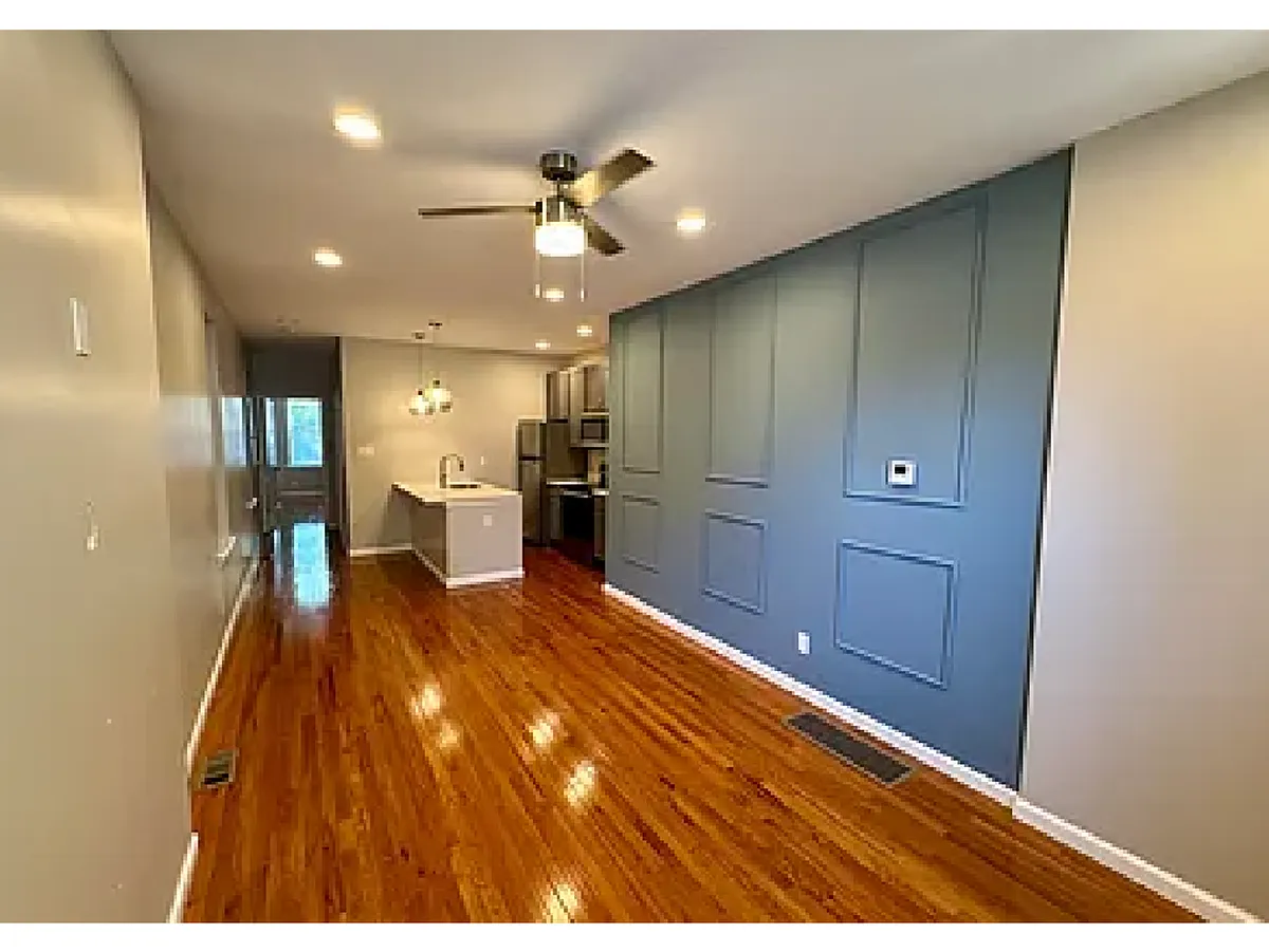 Building Photo - 4414 Swan Ave