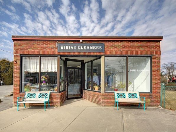 3-7 Carroll Ave, Newport, RI 02840