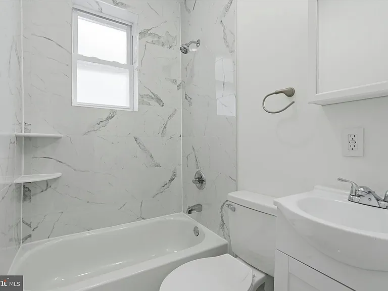 5715 Malcolm St — Photo 8
