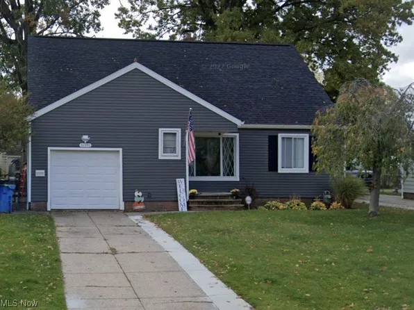 16593 Craigmere Dr, Middleburg Heights, OH 44130