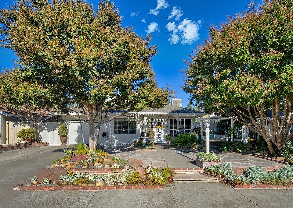 1st image of 383 Camelia Way