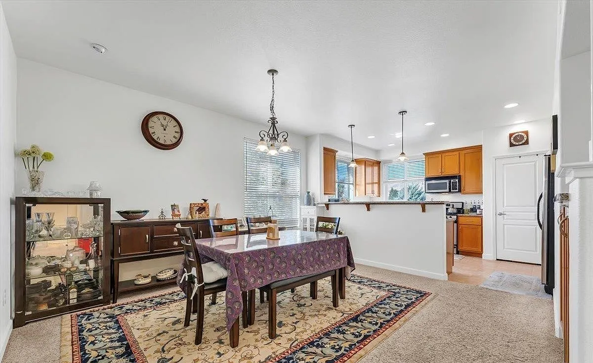 2 bed, 1517 sqft, $2,300 — Photo 3
