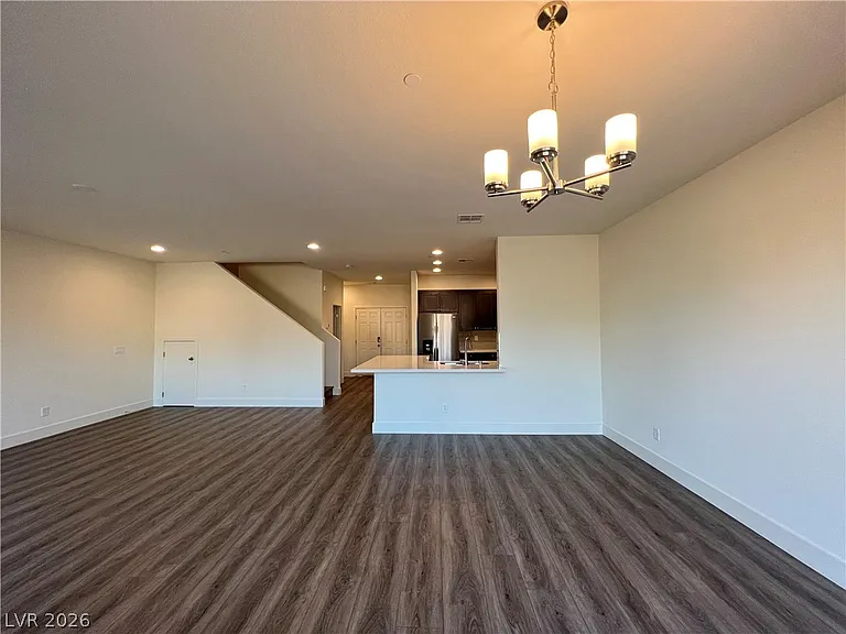 1421 Jules Ln — Photo 10