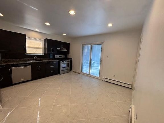 3rd image of 120 Miramar Blvd