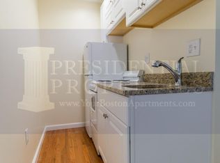 18 Phillips St #4, Boston, MA 02114