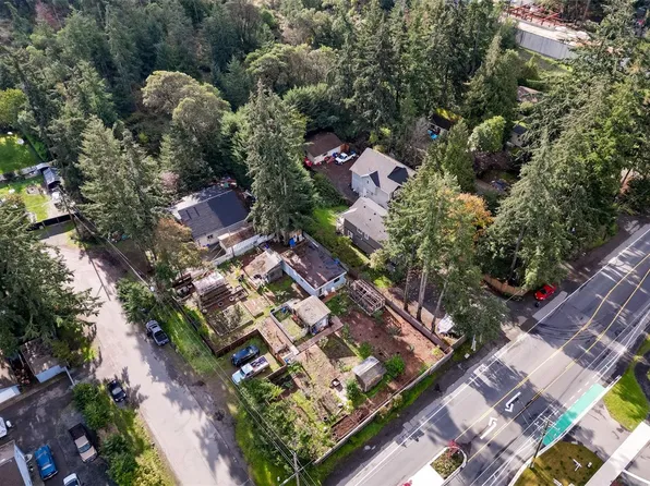 2329/2333 Sooke Rd, Colwood, BC V9B 1X6