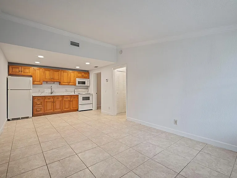7110 Southgate Blvd — Photo 9