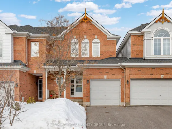 40 Goldridge Dr, Ottawa, ON K2T 1E5