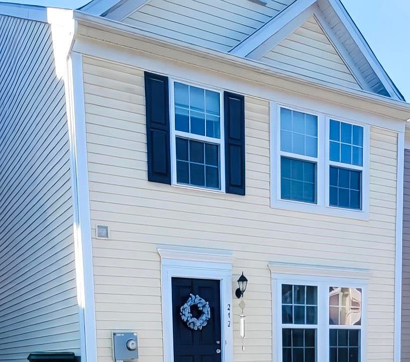 1st image of 212 Kingsbury Ct