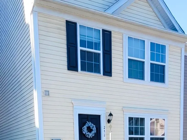 212 Kingsbury Ct, Fairmont, WV 26554