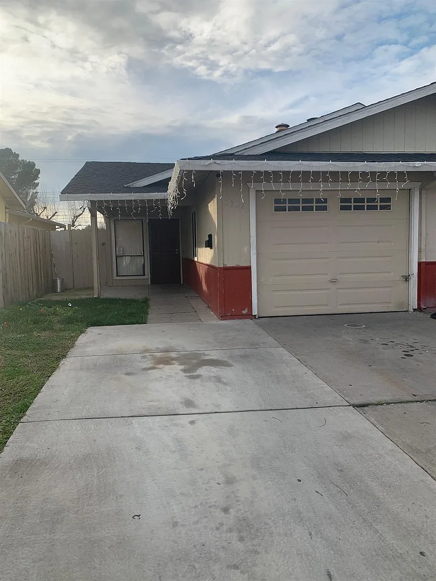 5926 Clover Manor Way photo 1
