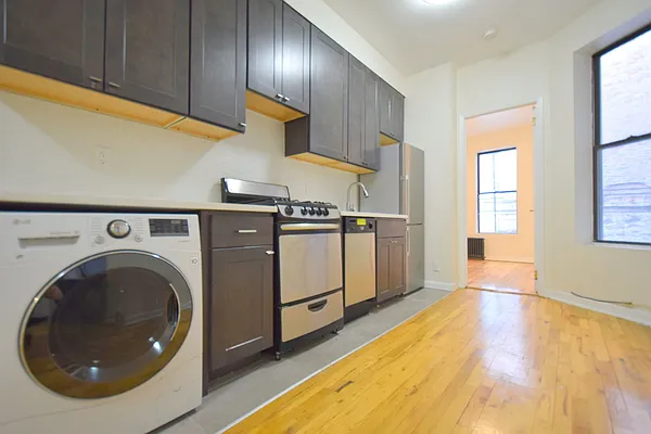 Rented by Uptown Flats LLC | media 14