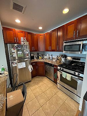 1st image of 2544 Crescent St APT 2C