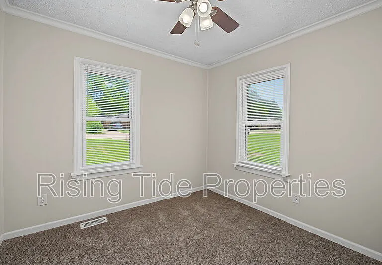 1607 Montgomery Ave — Photo 23