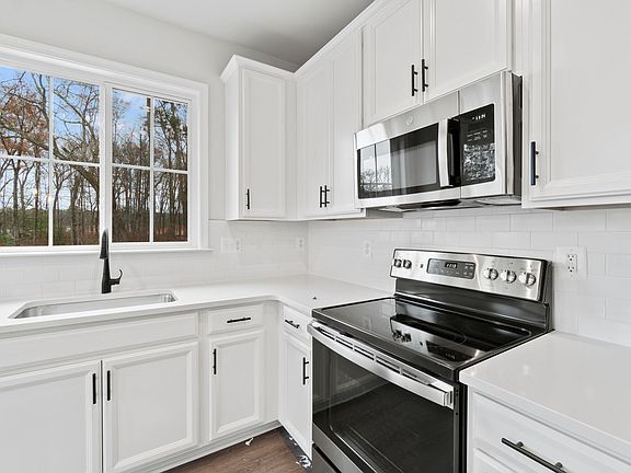 2nd image of 637 McCormick Farm Dr