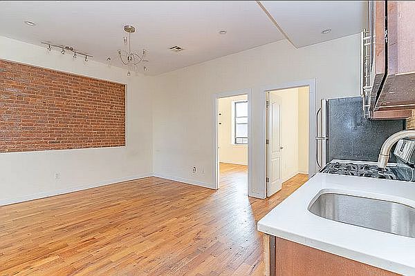 1st image of 584 Franklin Ave #9
