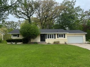 571 26th Avenue Ct, East Moline, IL 61244