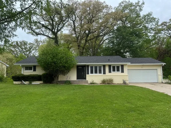 571 26th Avenue Ct, East Moline, IL 61244
