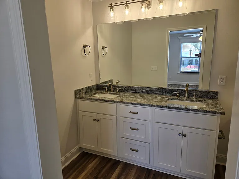 5253 Hamilton Cir — Photo 15